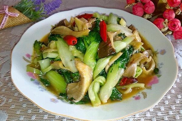 黄芽菜炒平菇