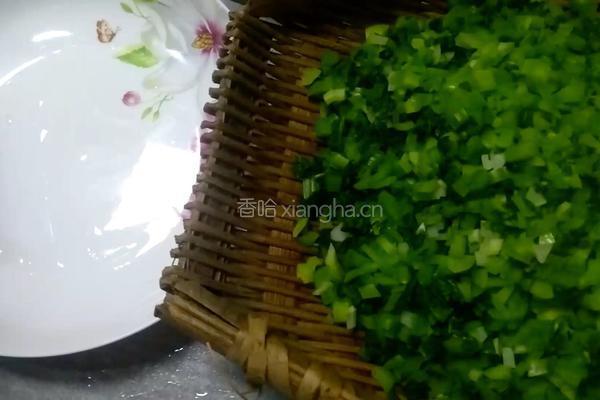 炝炒辣菜的做法图解2