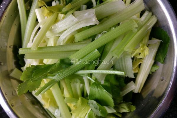 芹菜豆腐干的做法图解2