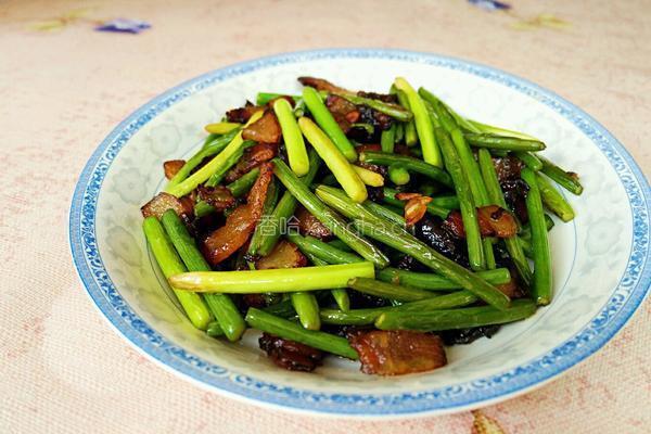 蒜苔炒腊肉