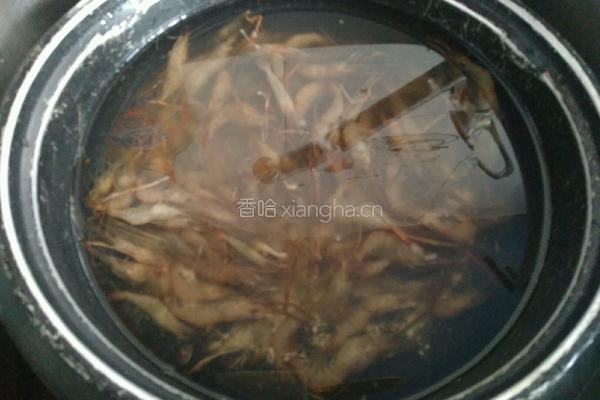 脆皮河虾的做法图解1