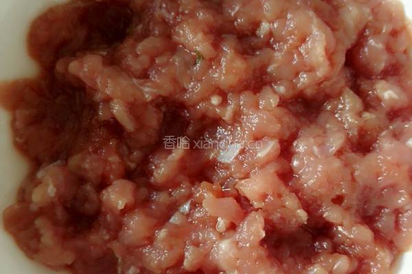 肉丁炸酱的做法图解1
