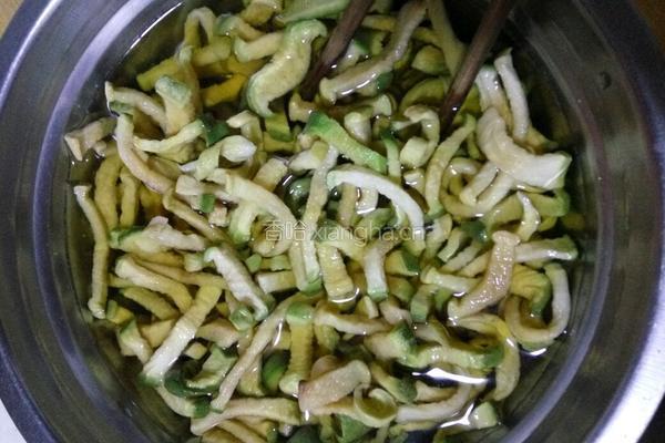美味萝卜拌菜的做法图解3