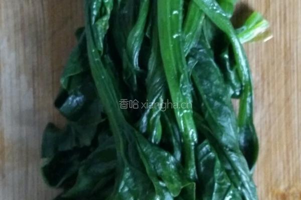 蒜蓉醋汁菠菜的做法图解1
