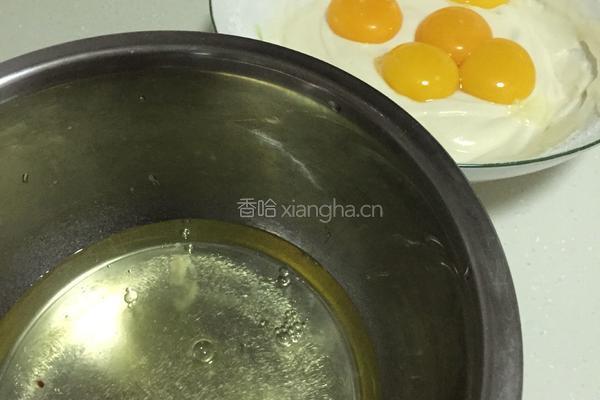 电饭煲戚风蛋糕的做法图解3
