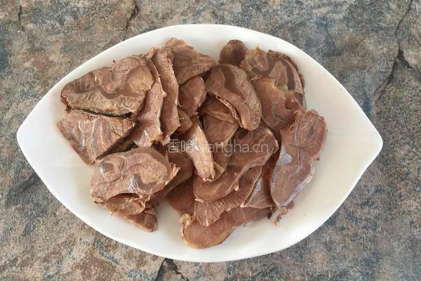 干拌麻辣牛腱的做法图解2