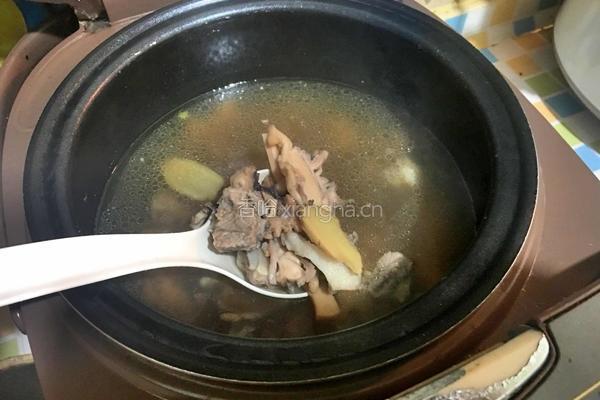 墨鱼排骨汤的做法图解5