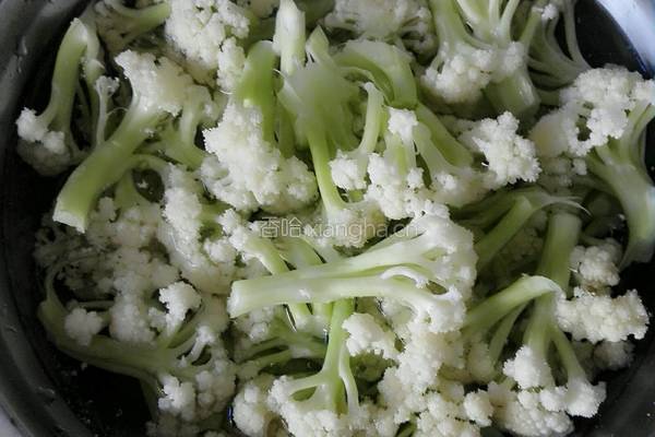 干煸豆豉菜花的做法图解1