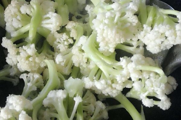 干煸豆豉菜花的做法图解4