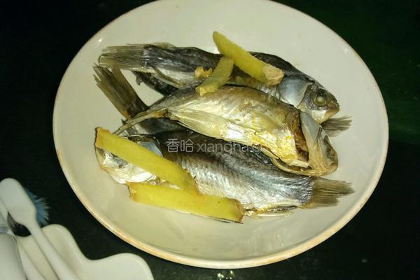 米饭蒸盐腌小鲫鱼的做法图解5