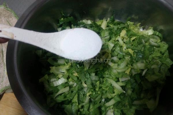 肉末小白菜的做法图解2