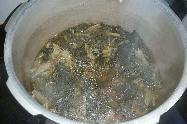 菜干排骨汤的做法图解4