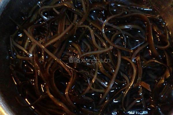 凉拌海带丝的做法图解1
