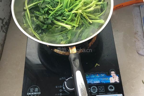 菠菜鱼丸汤的做法图解1