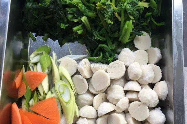 菠菜鱼丸汤的做法图解2