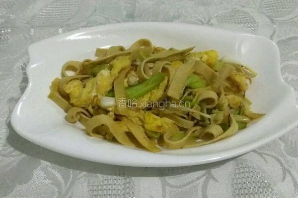 炒鸡蛋豆皮的做法图解4