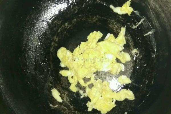 炒鸡蛋豆皮的做法图解2
