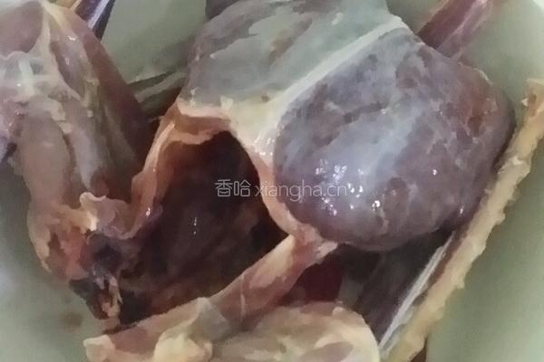 油炸孜然三黄鸡块儿的做法图解1