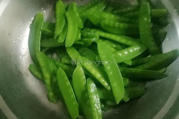 荷兰豆炒腊肠的做法图解5