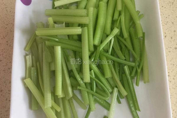 芹菜炒土豆丝的做法图解5