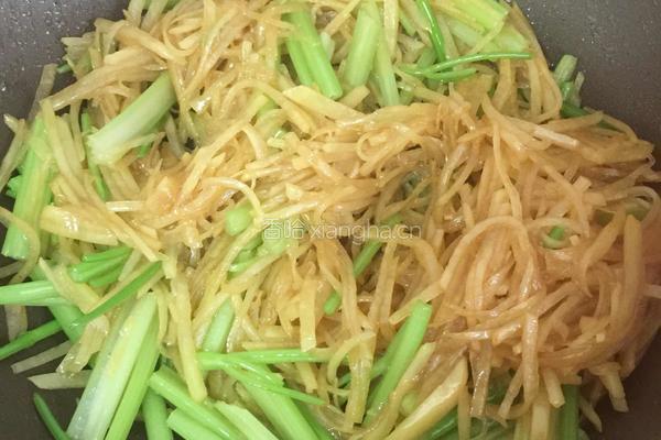 芹菜炒土豆丝的做法图解10