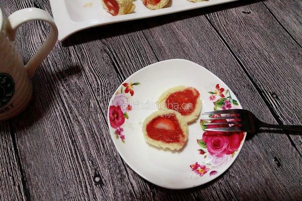 草莓三明治卷的做法图解12