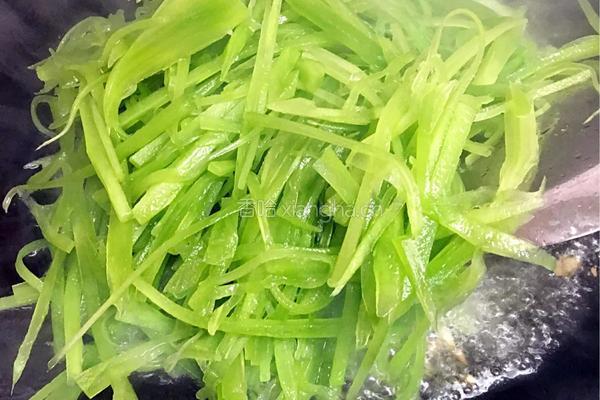 清炒莴笋丝的做法图解6
