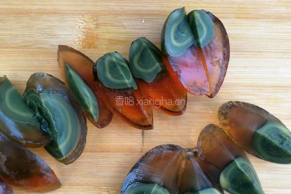 皮蛋豆腐的做法图解4
