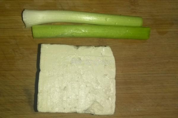 凉拌豆腐的做法图解1