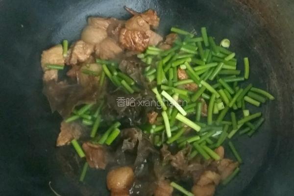 蒜苔木耳肉片的做法图解3