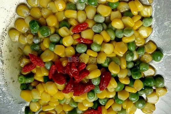 玉米粒炒豌豆的做法图解5