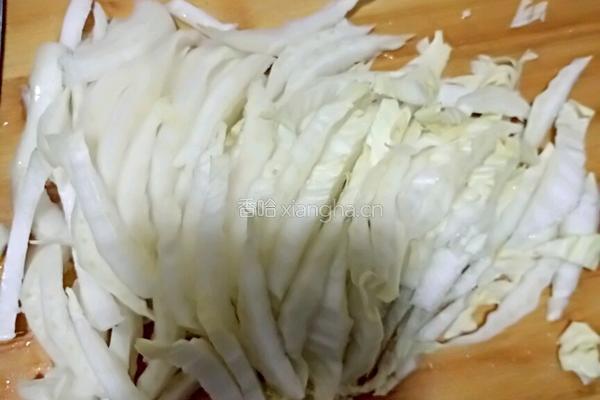 豆芽菜炒肉的做法图解2