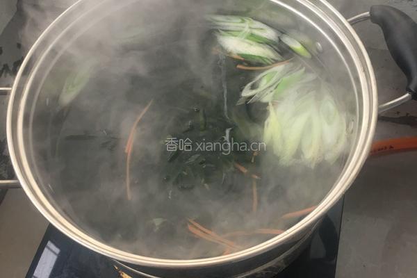 海带土豆汤的做法图解3