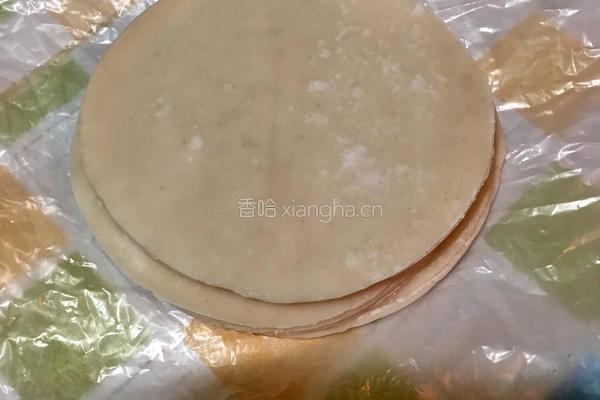 饺子皮小馅饼的做法图解1