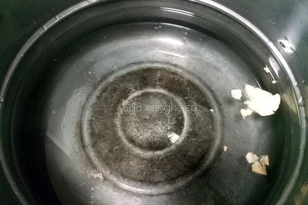 香菇木耳炖排骨的做法图解4