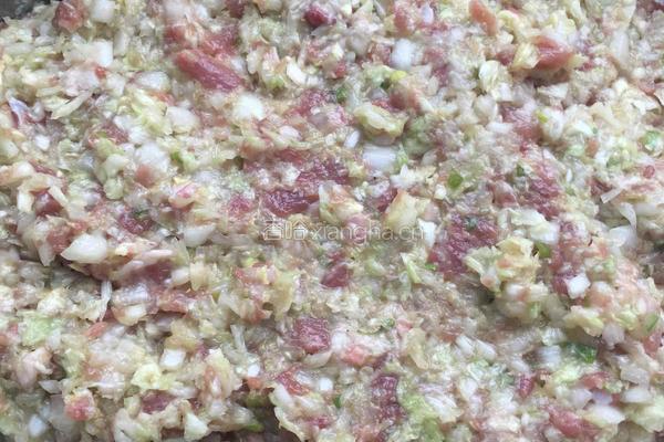 猪肉白菜馅饺子的做法图解7