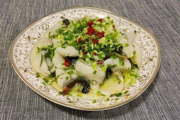 葱油黑鱼片
