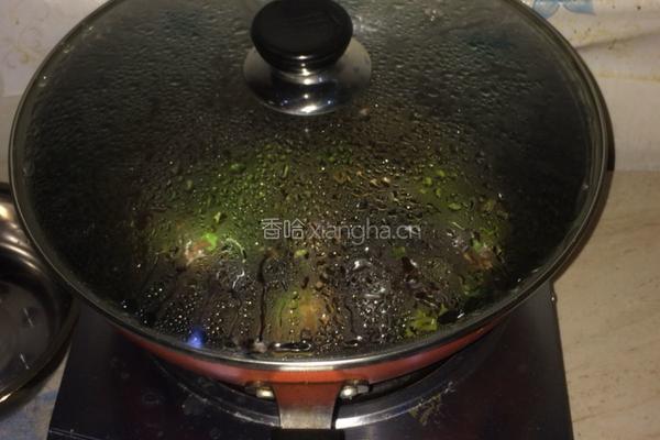 木耳芹菜炒肉的做法图解6