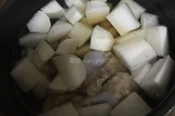 童骨萝卜汤的做法图解4
