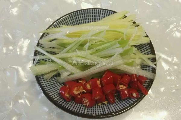 清蒸鲈鱼的做法图解2
