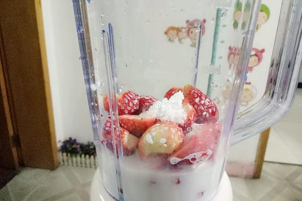 草莓奶昔的做法图解5