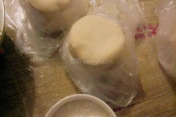 韭菜猪肉饺子的做法图解2