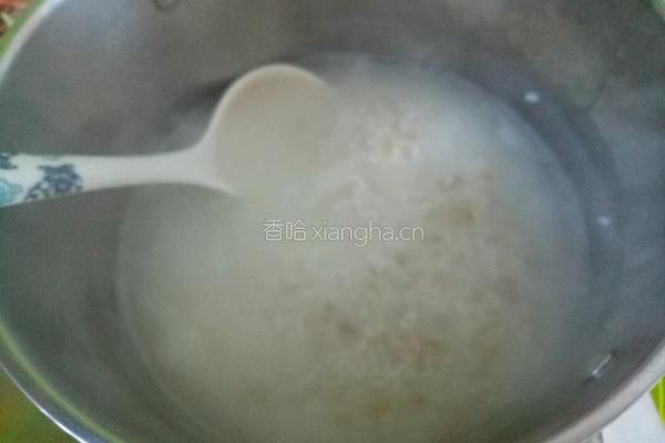 牛奶巧克力燕麦粥的做法图解2