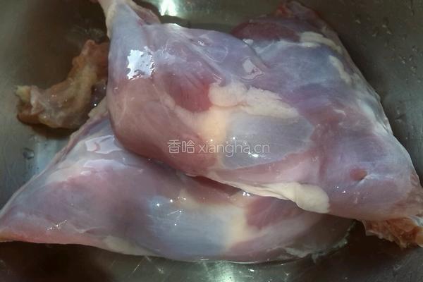 滋补鸭肉汤的做法图解1