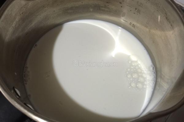 牛奶布丁的做法图解2