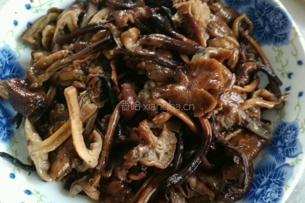 榛蘑土豆片的做法图解2