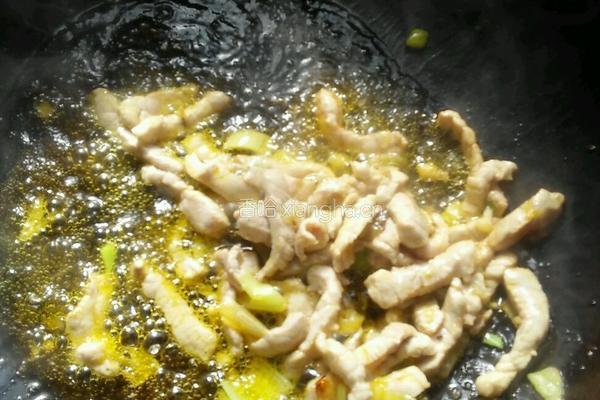 菜花炒肉的做法图解4