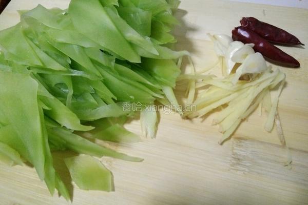 清炒莴笋的做法图解3