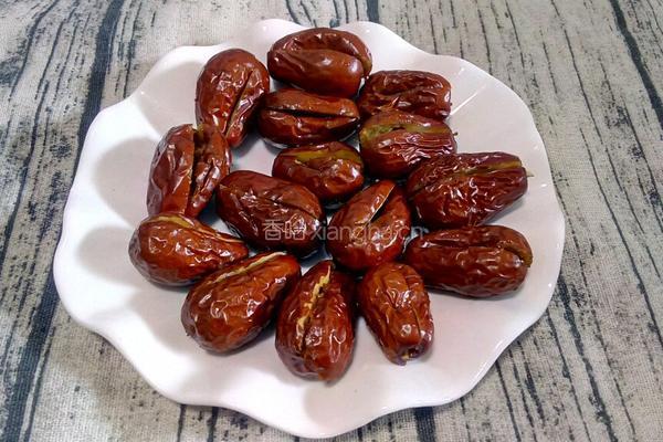 糯米桂花红枣的做法图解2