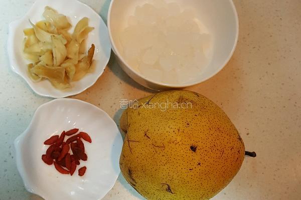 冰糖雪梨(浓味)的做法图解1